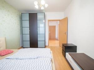 Pronájem bytu 2+kk, Praha - Háje, Jurkovičova, 37 m2