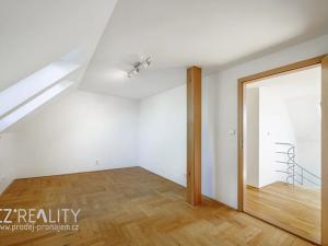 Prodej rodinného domu, Praha - Lipence, Na Bambouzku, 308 m2