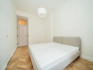 Pronájem bytu 3+kk, Praha - Vinohrady, U Kanálky, 80 m2
