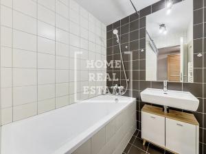 Prodej bytu 1+kk, Praha - Smíchov, Švédská, 45 m2