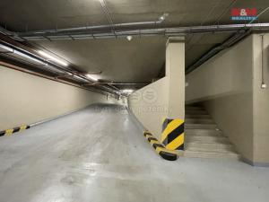 Pronájem garážového stání, Praha - Vinohrady, Korunní, 25 m2