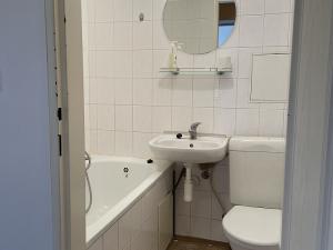 Pronájem bytu 2+1, Stochov, J. A. Komenského, 43 m2