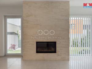 Pronájem rodinného domu, Praha - Černý Most, Bergmanova, 220 m2