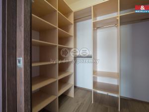 Pronájem rodinného domu, Praha - Černý Most, Bergmanova, 220 m2