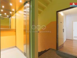 Pronájem bytu 3+1, Karlovy Vary, Brigádníků, 67 m2