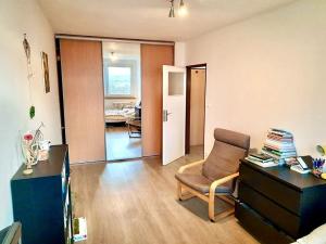 Pronájem bytu 1+1, Praha - Hloubětín, Šestajovická, 30 m2