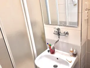 Pronájem bytu 1+1, Praha - Hloubětín, Šestajovická, 30 m2