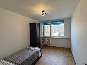 Pronájem bytu 3+1, Praha - Komořany, Za sídlištěm, 67 m2