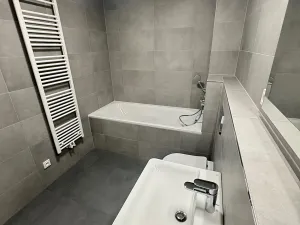 Pronájem bytu 2+kk, Praha - Hrdlořezy, V třešňovce, 57 m2