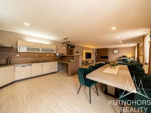 Prodej komerční nemovitosti, Kutná Hora, Zvěřinova, 317 m2