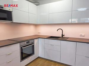 Pronájem kanceláře, Praha - Libeň, V zahradách, 60 m2