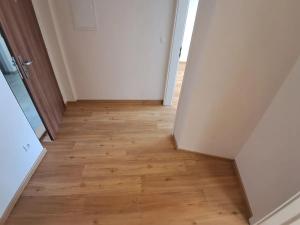 Pronájem bytu 1+kk, Praha - Černý Most, Dobrovolného, 37 m2