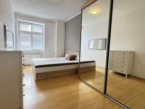 Pronájem bytu 2+kk, Praha - Nusle, Čestmírova, 50 m2