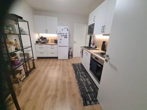 Pronájem bytu 3+1, Praha - Dolní Chabry, Do rybníčků, 120 m2
