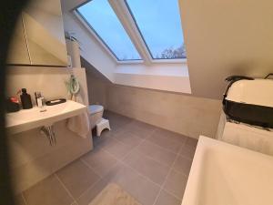 Pronájem bytu 3+1, Praha - Dolní Chabry, Do rybníčků, 120 m2