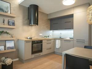 Prodej bytu 3+kk, Praha - Hlubočepy, Gollové, 79 m2