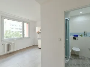 Pronájem bytu 1+1, Praha - Letňany, Bukovecká, 31 m2