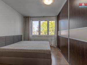 Prodej bytu 3+1, Klatovy - Klatovy III, Pod Hůrkou, 66 m2