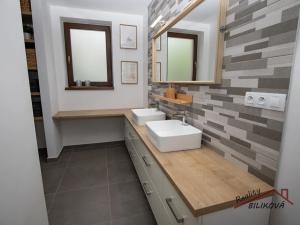 Prodej rodinného domu, Lázně Toušeň, Hlavní, 214 m2
