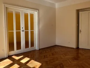 Prodej bytu 4+kk, Karlovy Vary, Poděbradská, 103 m2
