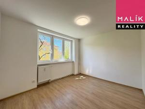 Prodej bytu 4+kk, Ostrov, Májová, 63 m2