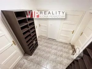 Pronájem vícegeneračního domu, Brno, Březinova, 362 m2