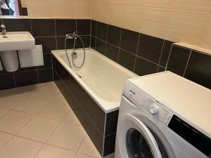 Pronájem bytu 2+kk, Praha - Vysočany, Pod Harfou, 57 m2