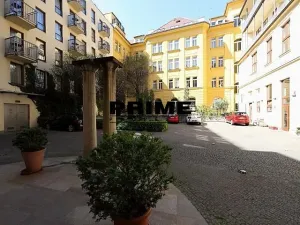 Pronájem bytu 2+kk, Praha - Smíchov, Štefánikova, 55 m2