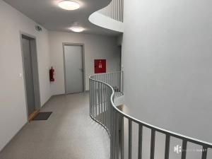 Pronájem bytu 1+kk, Praha - Dolní Měcholupy, Na návsi, 37 m2
