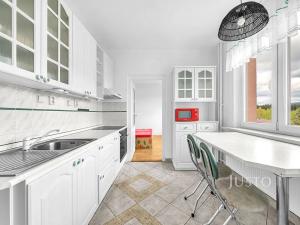 Prodej bytu 3+1, Mariánské Lázně, Mánesova, 61 m2