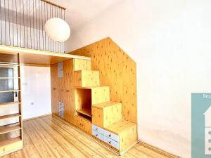 Prodej bytu 2+1, Holešov, nám. Svobody, 69 m2