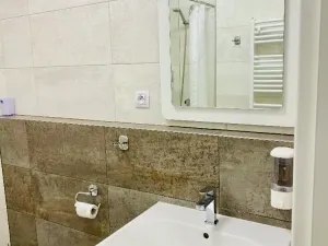 Pronájem bytu 2+kk, Praha - Karlín, U Mlýnského kanálu, 57 m2