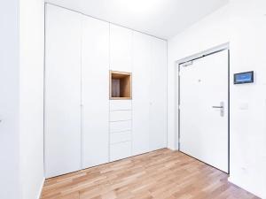Pronájem bytu 2+kk, Praha - Vysočany, Fafkových, 58 m2