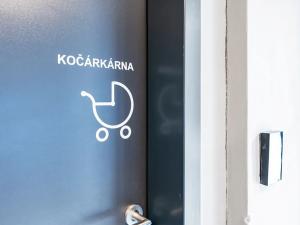 Pronájem bytu 2+kk, Praha - Vysočany, Fafkových, 58 m2