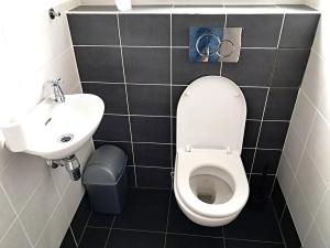 Pronájem bytu 3+1, Praha - Vokovice, V středu, 85 m2