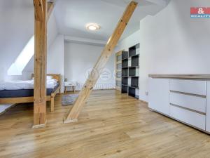 Pronájem bytu 3+1, Plzeň - Jižní Předměstí, Erbenova, 140 m2