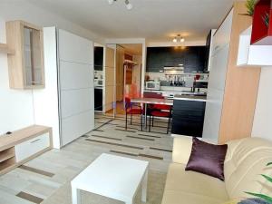 Pronájem bytu 1+kk, Praha - Háje, Hlavatého, 27 m2