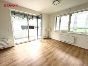 Pronájem bytu 2+kk, Kladno, Bohumila Landy, 54 m2
