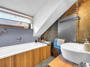 Prodej ubytování, Dolní Dvůr, 650 m2