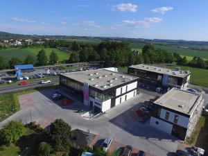 Pronájem obchodního prostoru, Říčany, Duhová, 281 m2