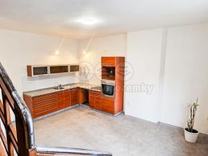 Pronájem atypického bytu, Hradec Králové, Sokolská, 19 m2