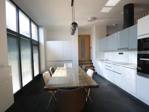Pronájem vily, Jíloviště, 200 m2