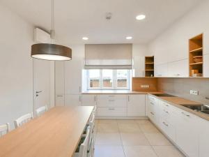 Pronájem vily, Praha - Břevnov, Polní, 250 m2