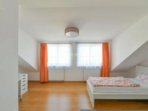 Pronájem vily, Praha - Břevnov, Polní, 250 m2
