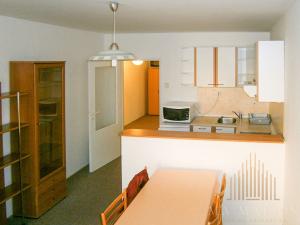 Pronájem bytu 2+kk, Praha - Braník, Roškotova, 57 m2
