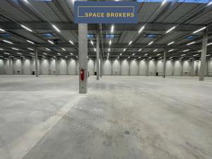 Pronájem skladu, Pardubice, 7973 m2