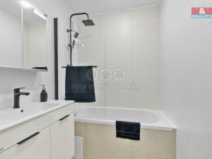 Prodej bytu 5+1, Liberec - Liberec XXIII-Doubí, Vackova, 90 m2