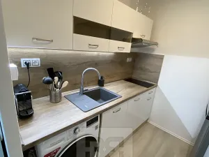 Pronájem bytu 2+kk, Praha - Řepy, Jiránkova, 43 m2