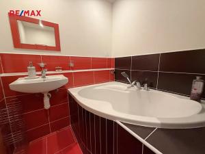 Pronájem bytu 3+kk, Praha - Modřany, Levského, 57 m2