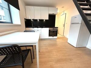 Pronájem bytu 1+kk, Praha - Vysočany, Poděbradská, 28 m2